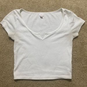 Notch Collar Neck Short Sleeve Cropped Tee